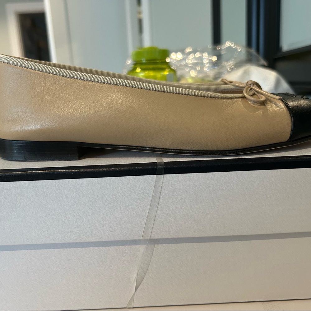 Chanel Beige and Black Women's Ballet Flats - Picture 11 of 15